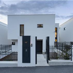Selection of 5 bedroom seafront villas with pool on Ciovo near Trogir, sleeps 10